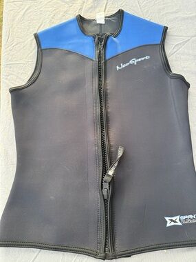 NeoSport Men’s Black & Blue Neoprene Swim Vest - Front Zip